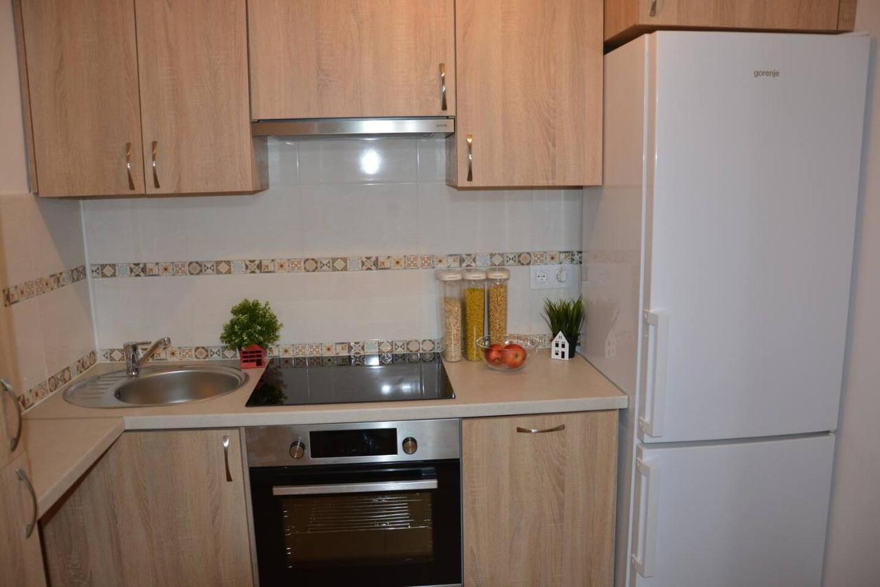 Ohmyhome - Park Mirowski Apartment ワルシャワ エクステリア 写真
